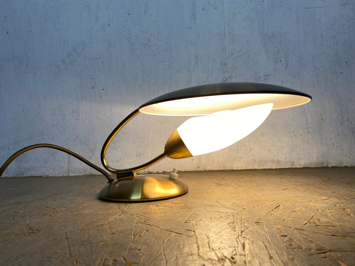 Extravagante Designer Lampe in Messing